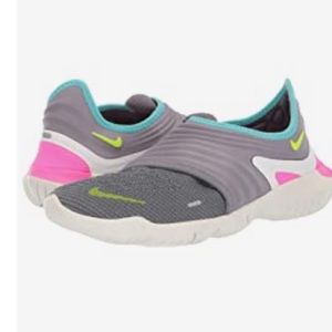 Nike free Rn flyknit 3.0 size 9 preowned. Color: gunsmoke/volt/aurora green